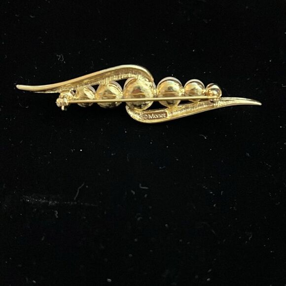 Vintage Monet Gold and Pearl Brooch / Pin - Picture 2 of 3